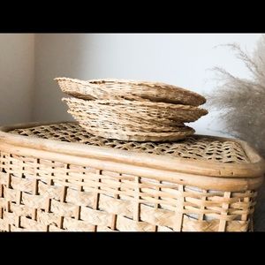 Set of 6 wicker dishes/plates